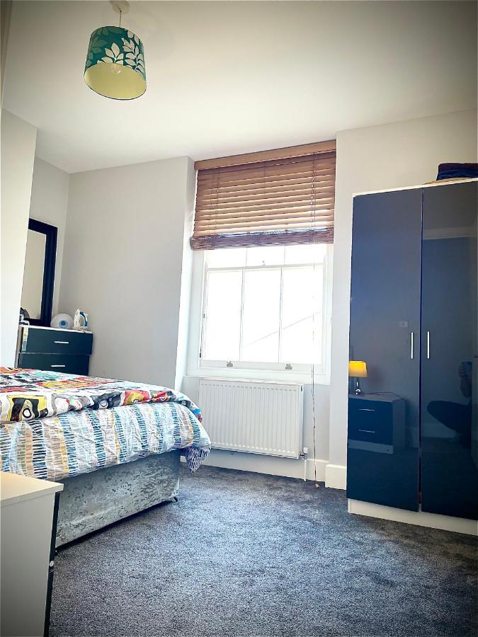 Camden Double Bedroom With Super Large King Bed Guest house London