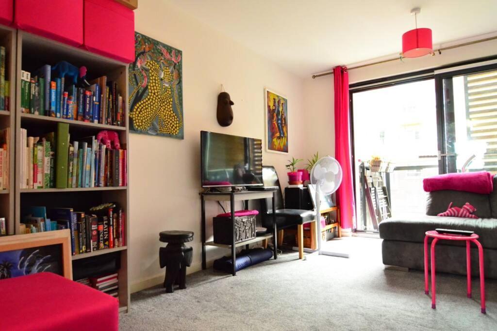 Apartment Modern 1 Bed Flat, *