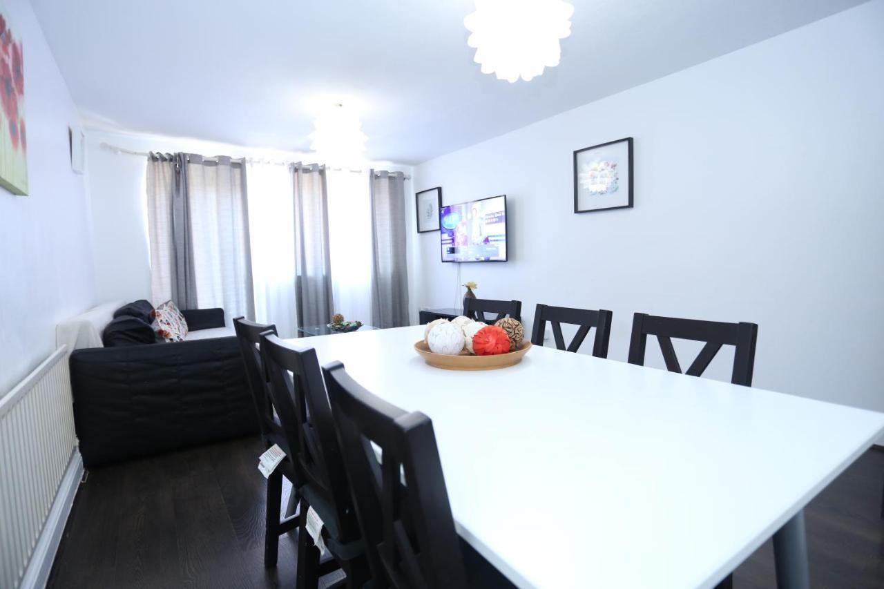 Beautiful 3 Beds House West Thamesmead London Holiday home London