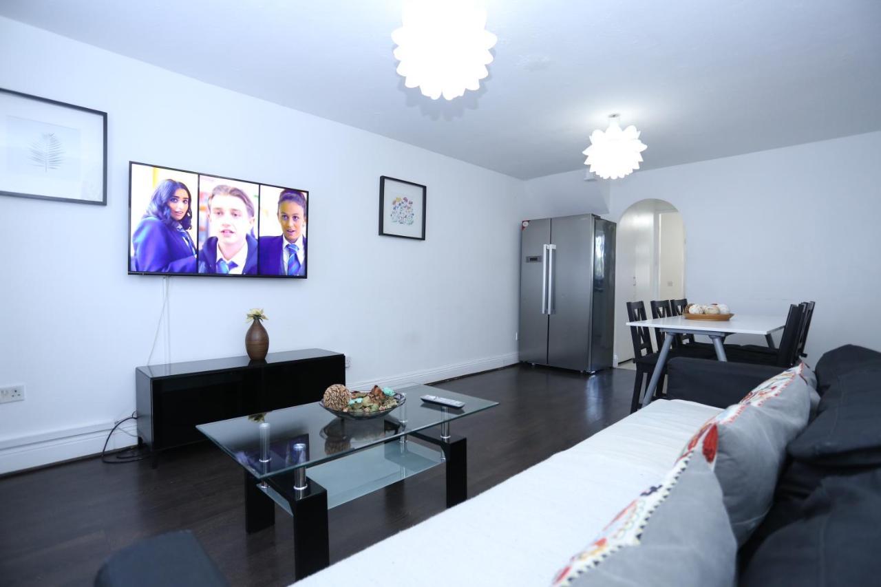 Beautiful 3 Beds House West Thamesmead London Holiday home London