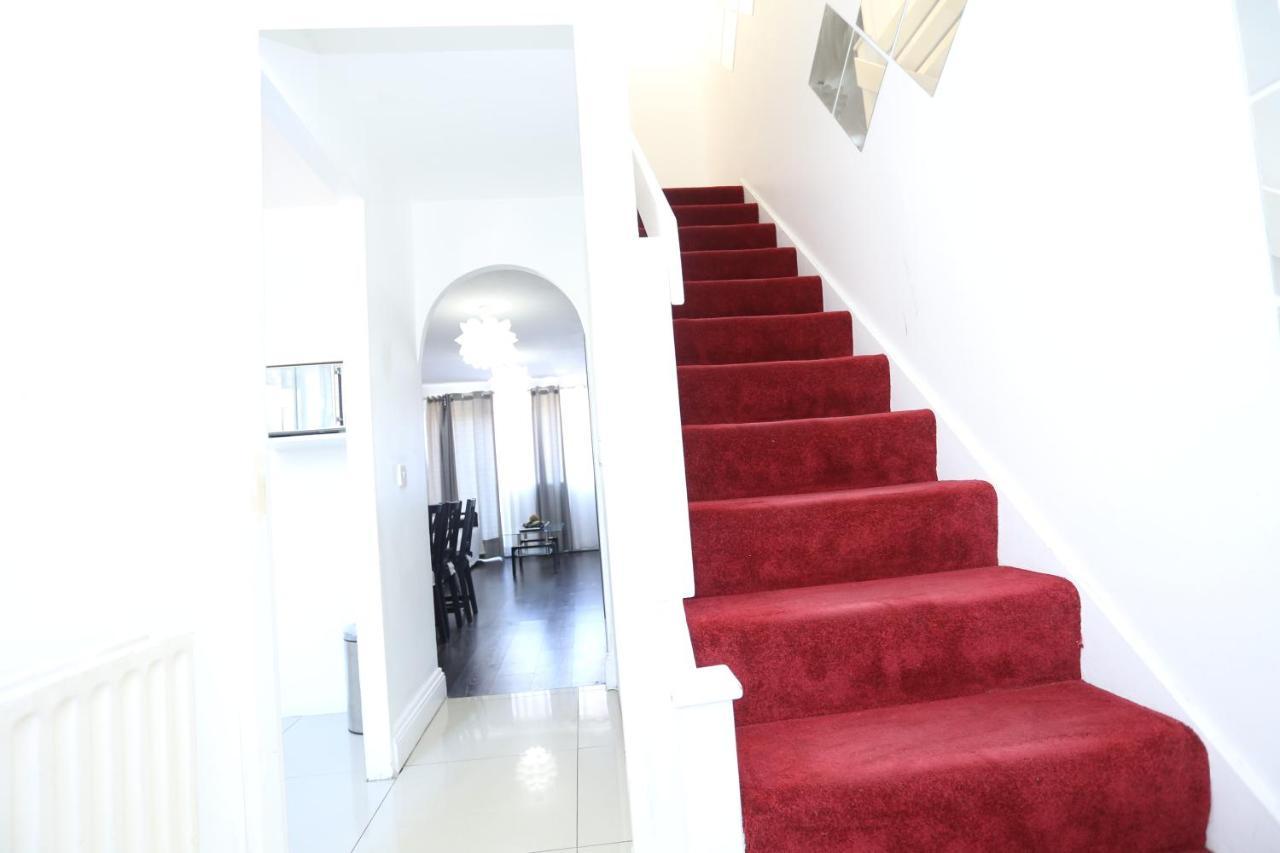 Holiday home Beautiful 3 Beds House West Thamesmead London London