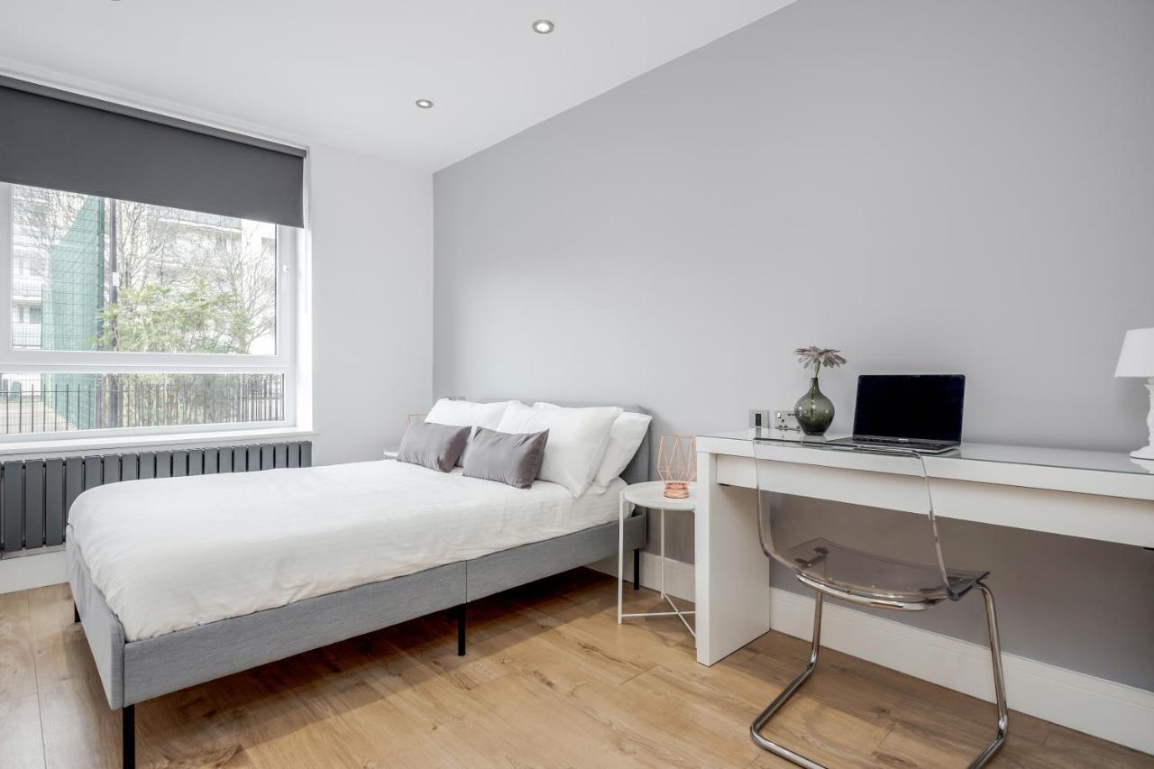 Luxury Chic Near Canary Wharf, Excel, O2 & Stratford Apartment London