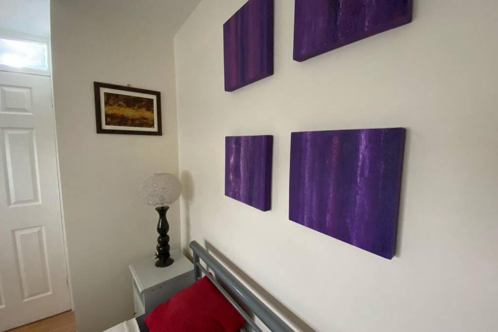 Two Bedroom Garden Flat In Zone 2 Leilighet