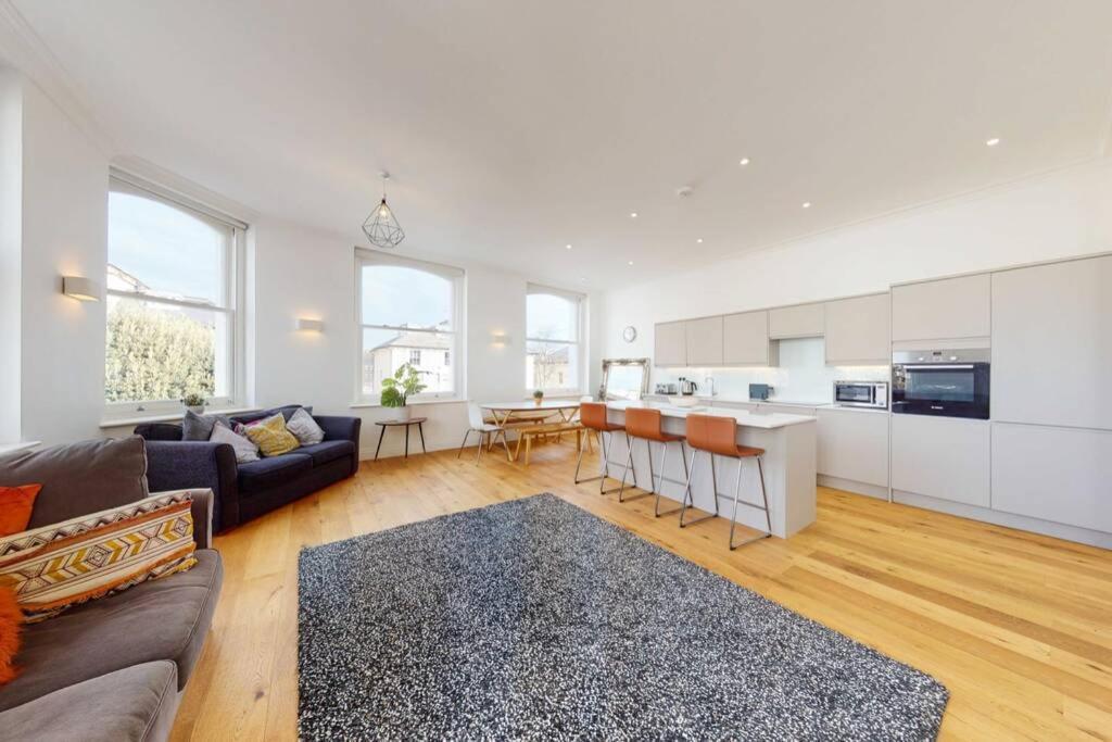 Superb 2 Bed Flat Camden 5 Min Walktube Station Apartment