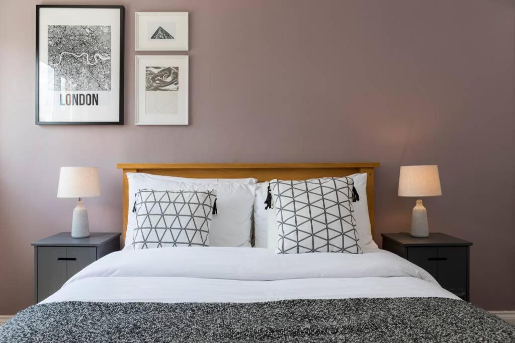 Amazing 4 Bed House Wparking 2min Walk To Station