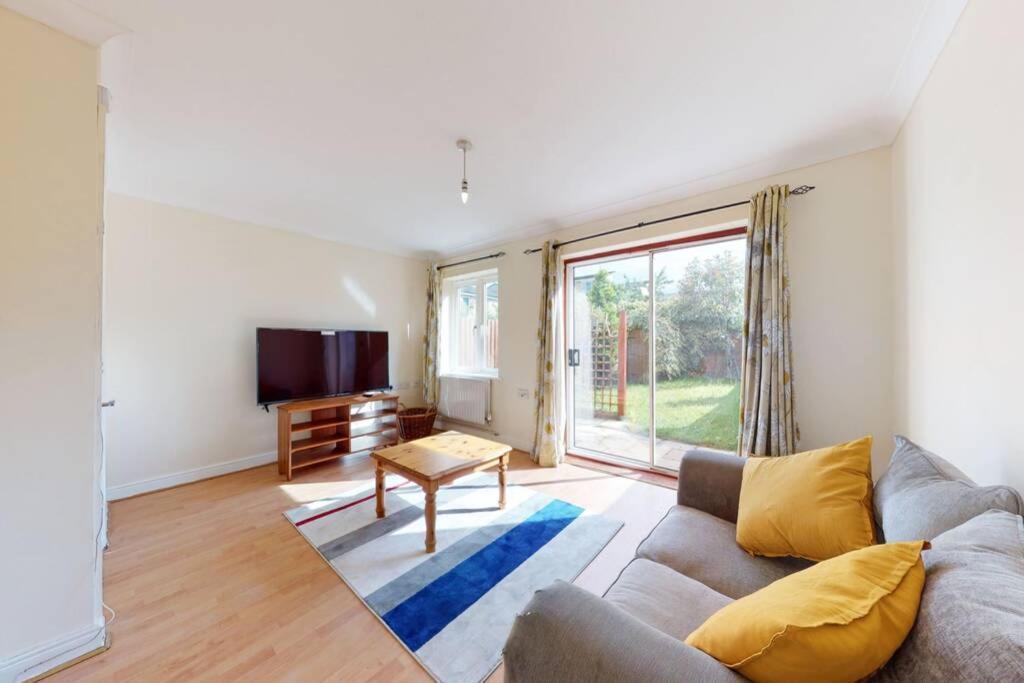 Apartment Super 2 Bed House Wprivateparking&privategarden