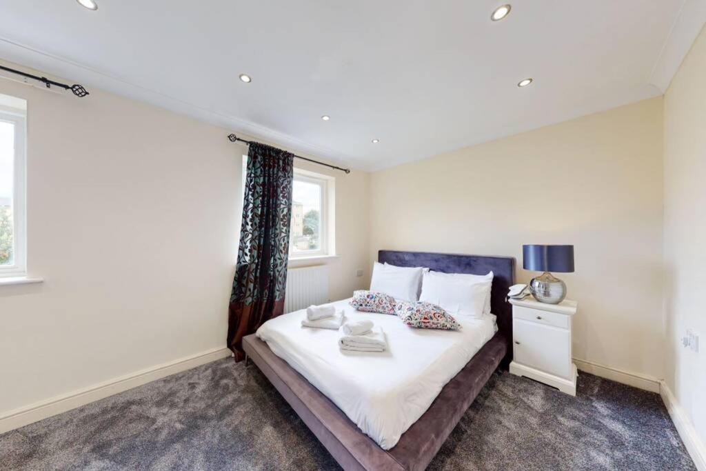 Super 2 Bed House Wprivateparking&privategarden