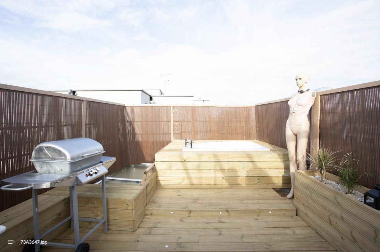 2 Bedroom Roof Terrace With Sauna Jakuzzi And Outdoor Cinema Leilighet *