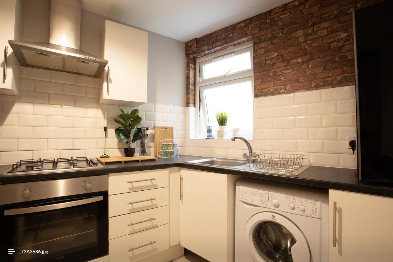 2 Bedroom Roof Terrace With Sauna Jakuzzi And Outdoor Cinema London