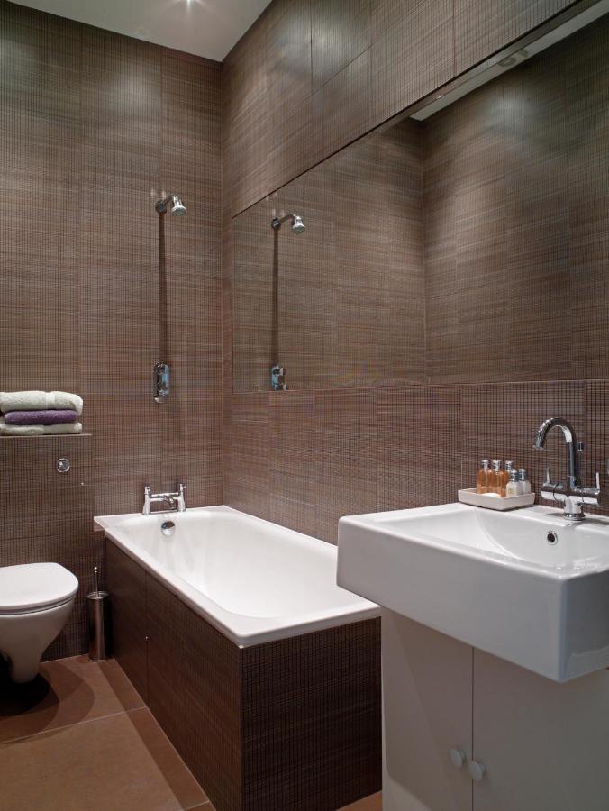 Holiday home Stunning 5 Bed House With Private Garden *