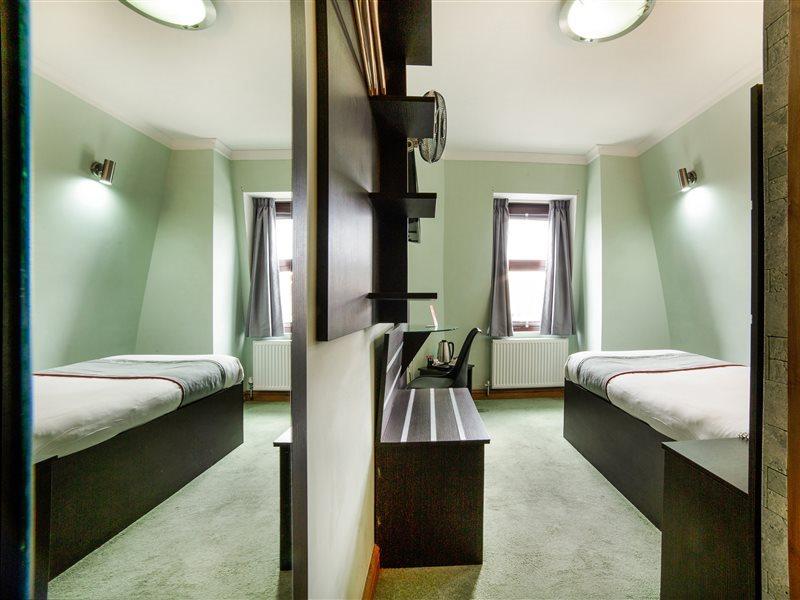 Hotel Epsilon