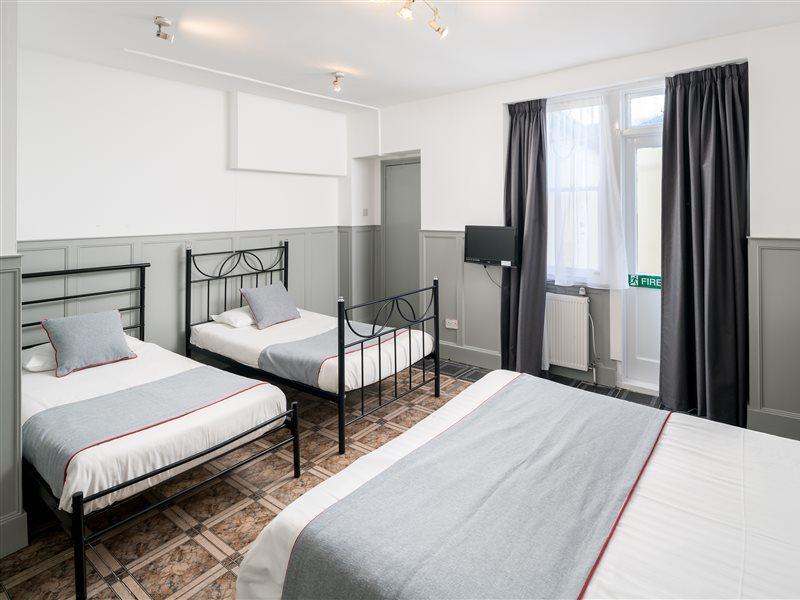Oyo Kings Hotel