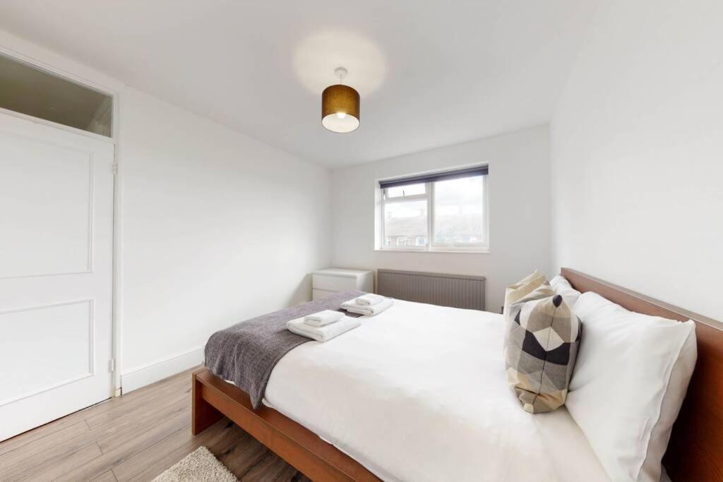 Apartment Amazing 3 Bedroom Flat - 4mins To Tube Station *