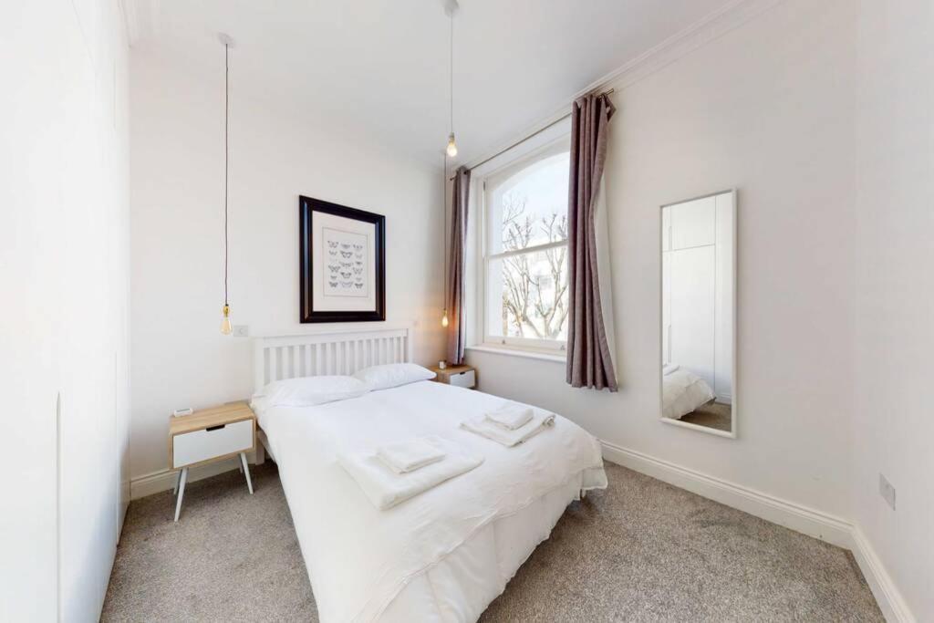 Superb 2 Bed Flat Camden 5 Min Walktube Station Apartment London