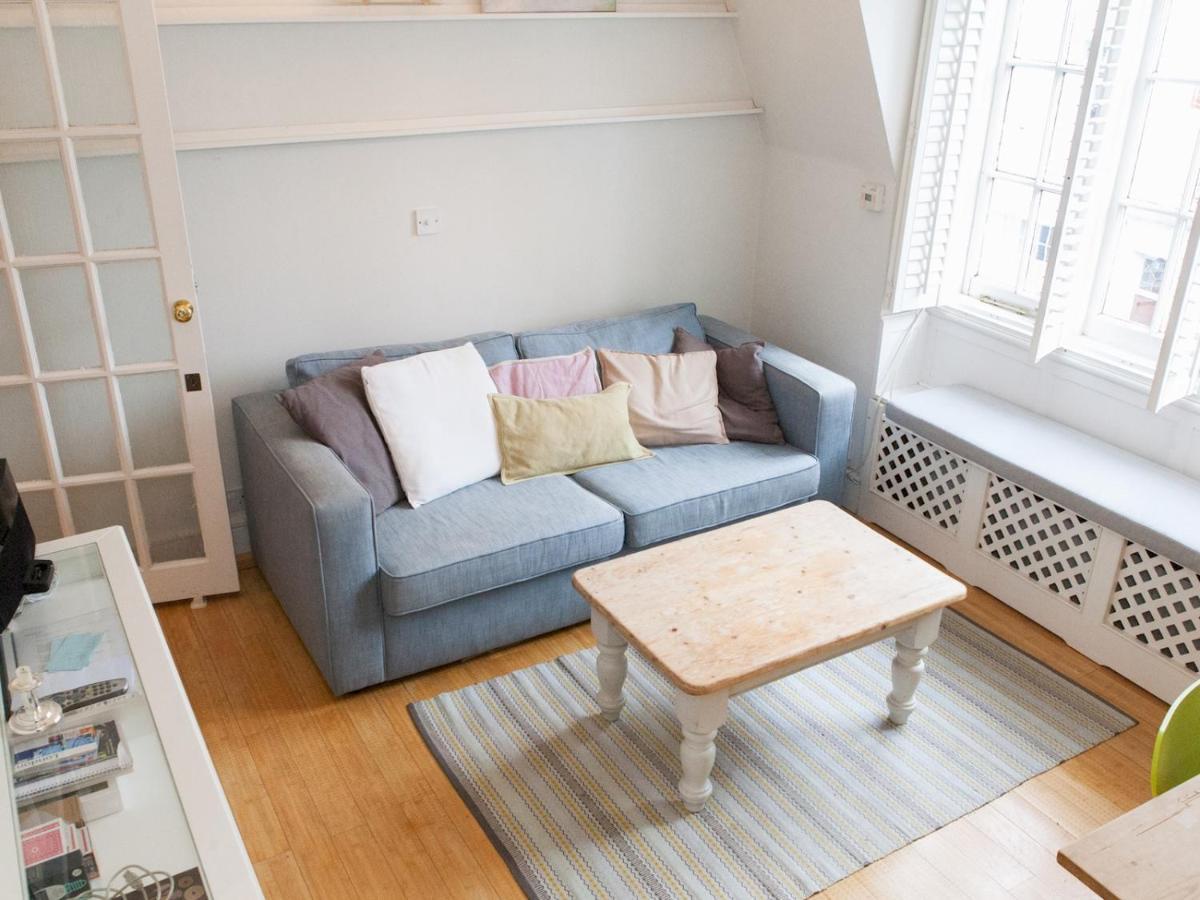 Pass The Keys Roof Terrace Flat In Trendy & Chic Hampstead Apartment London