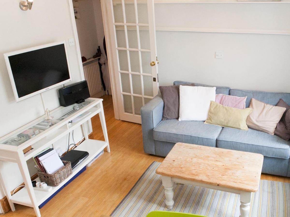 Pass The Keys Roof Terrace Flat In Trendy & Chic Hampstead Apartment London