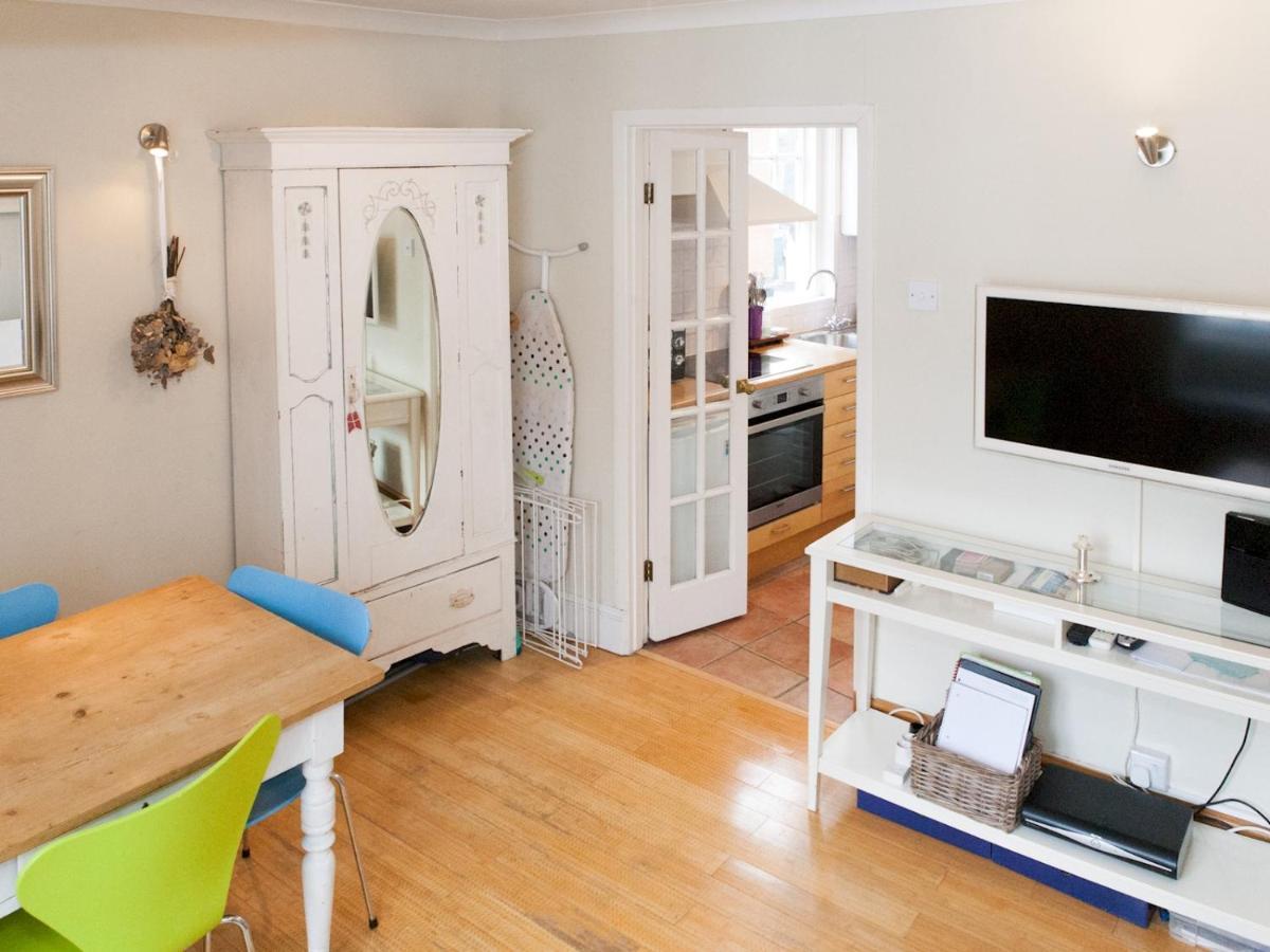 Pass The Keys Roof Terrace Flat In Trendy & Chic Hampstead Apartment