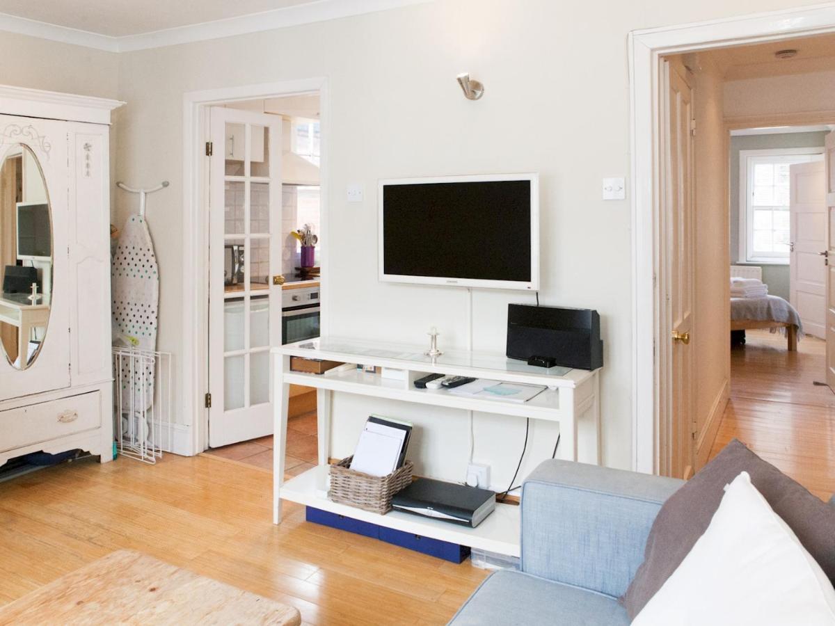 Pass The Keys Roof Terrace Flat In Trendy & Chic Hampstead Apartment