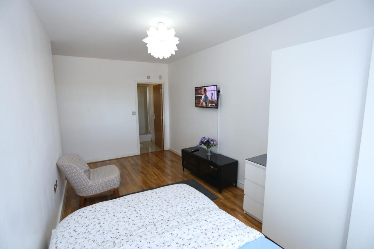 Lovely 2 Bed 2 Toilet Hill House River View *