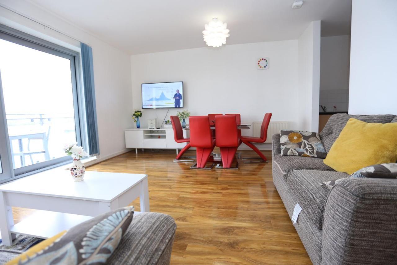 Lovely 2 Bed 2 Toilet Hill House River View Apartment *