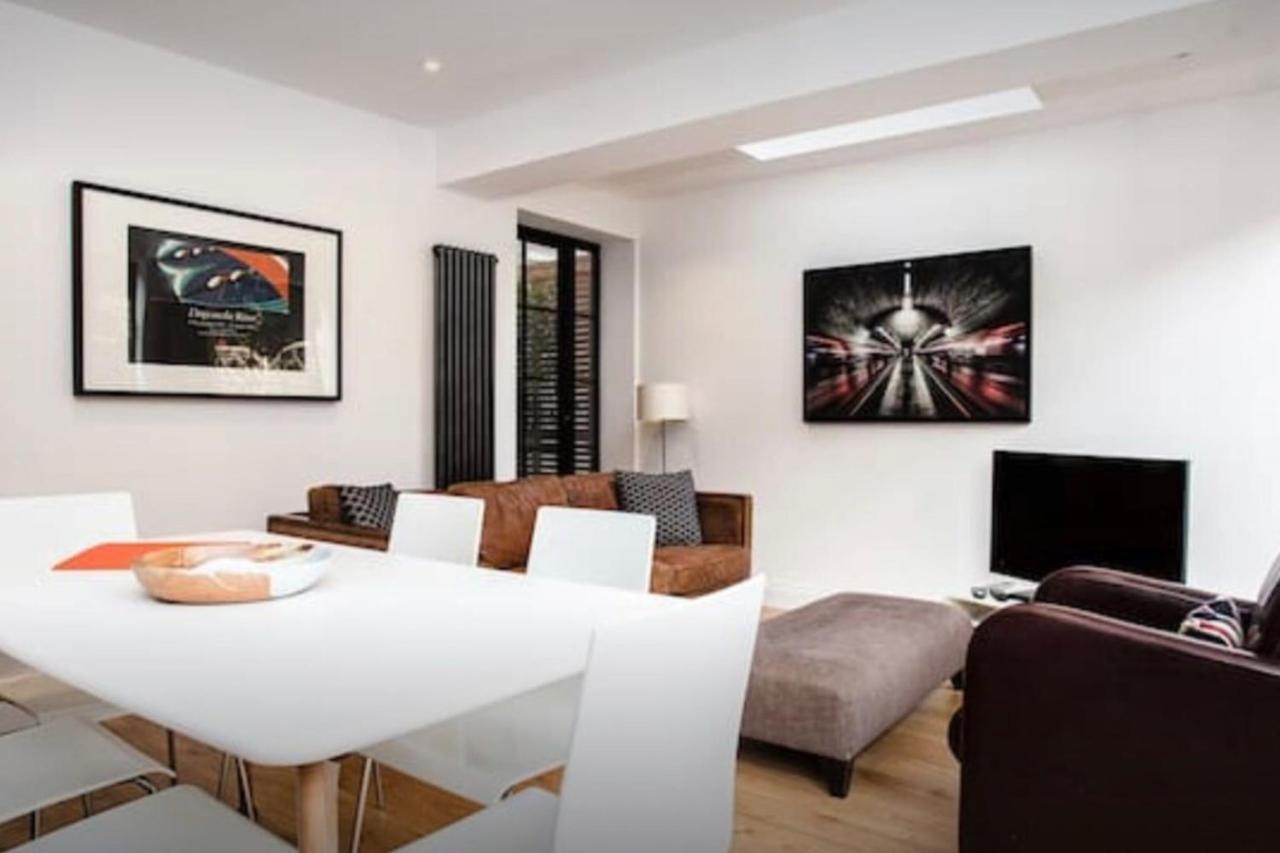 Stylish Newly Refurbished 2 Bedroom Flat With Terrace Apartment