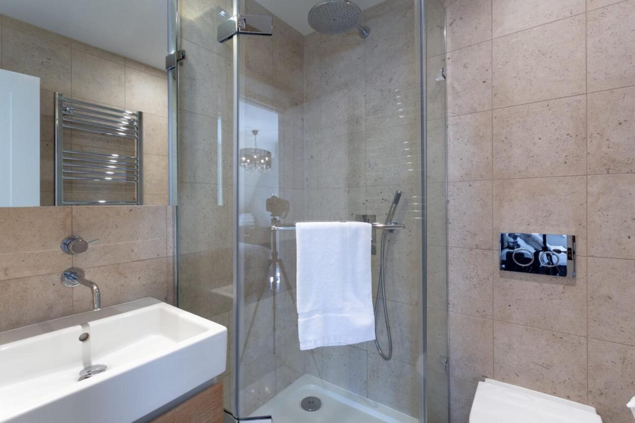 Luxury Mayfair 2 Bedroom Leilighet London