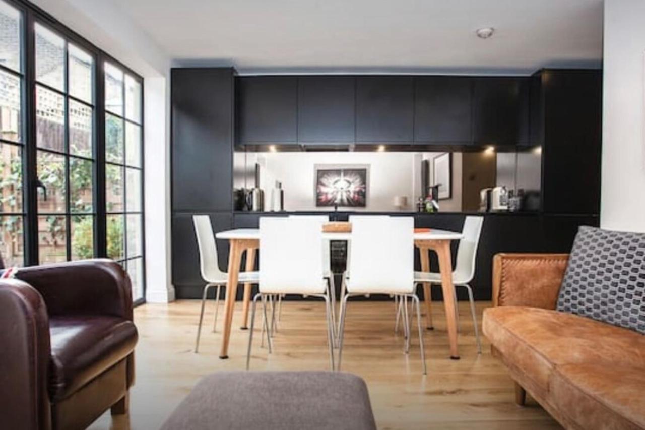 Stylish Newly Refurbished 2 Bedroom Flat With Terrace * London