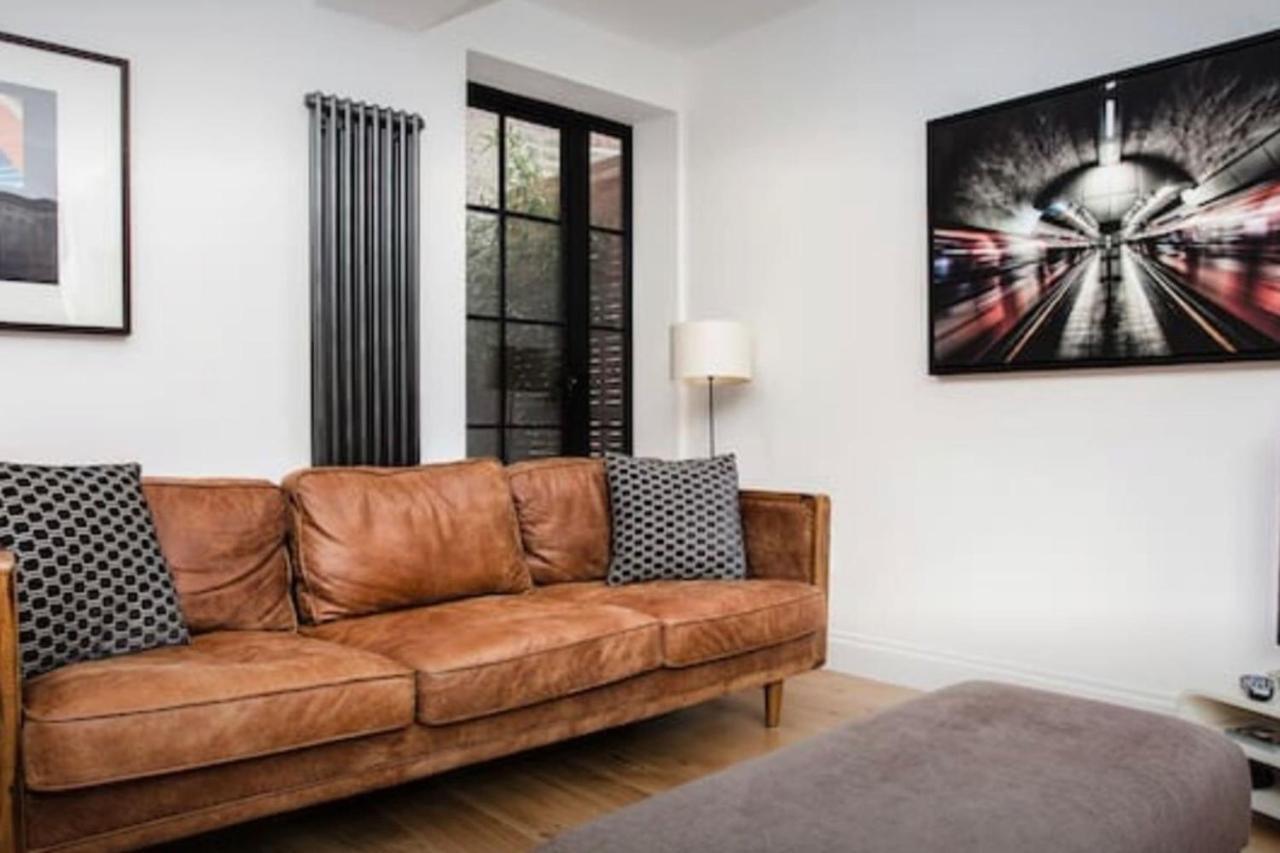 Stylish Newly Refurbished 2 Bedroom Flat With Terrace London