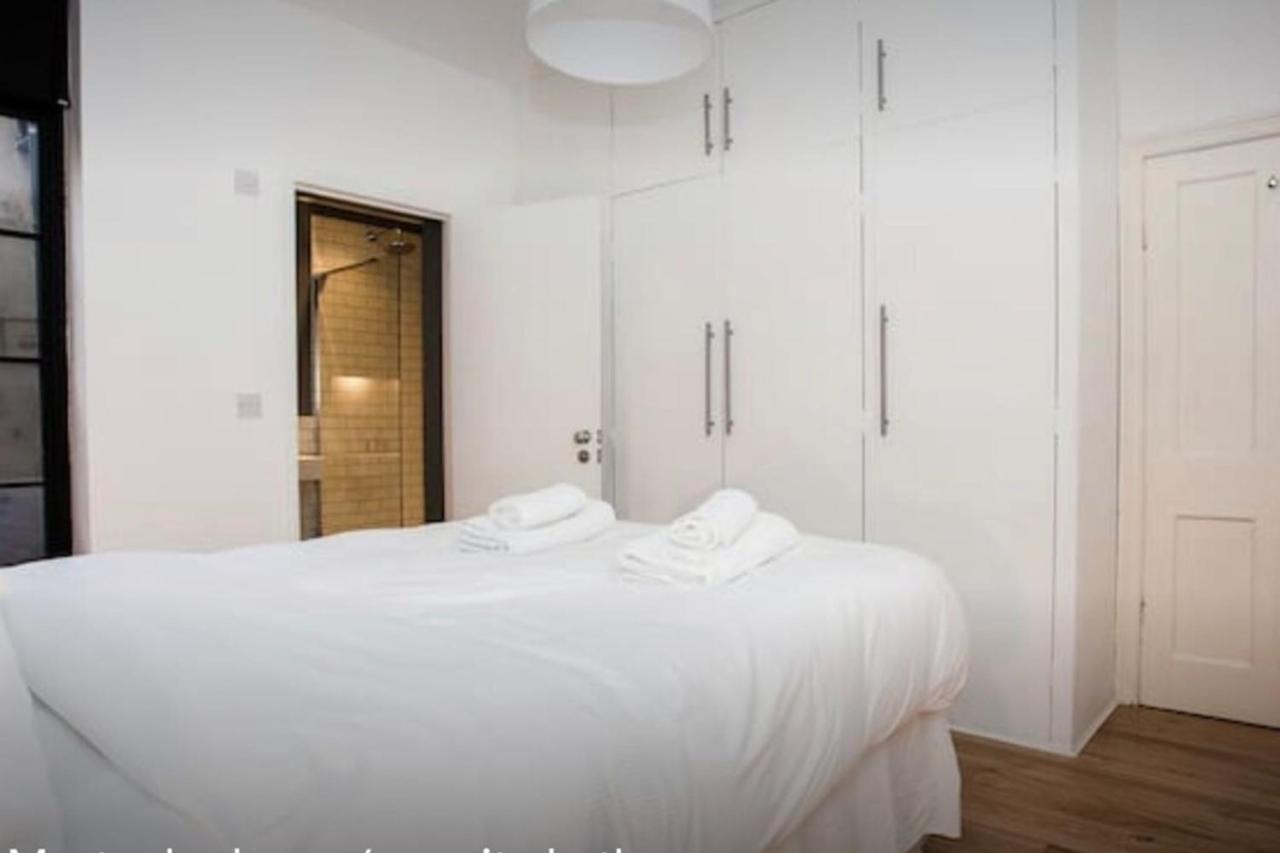 Apartment Stylish Newly Refurbished 2 Bedroom Flat With Terrace *