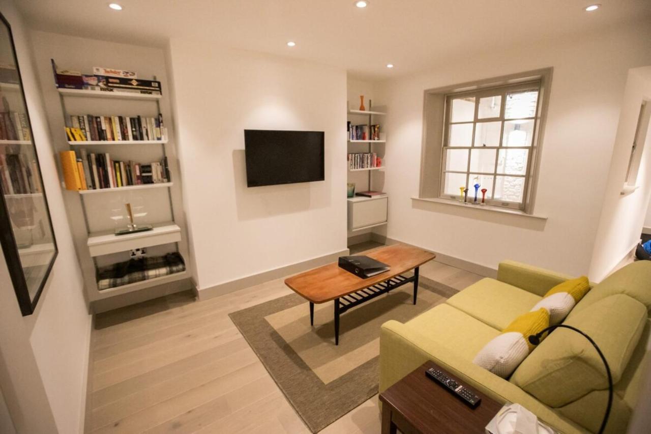 Stylish & Modern 1bd Kensington Flat Sleeps 2 Londen