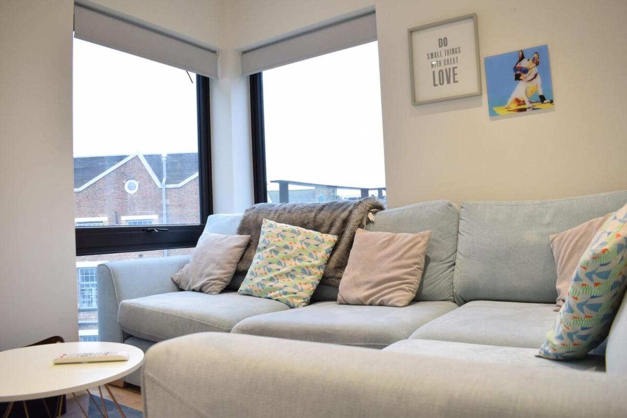Apartment Bright 1 Bedroom Flat In North With Balcony *