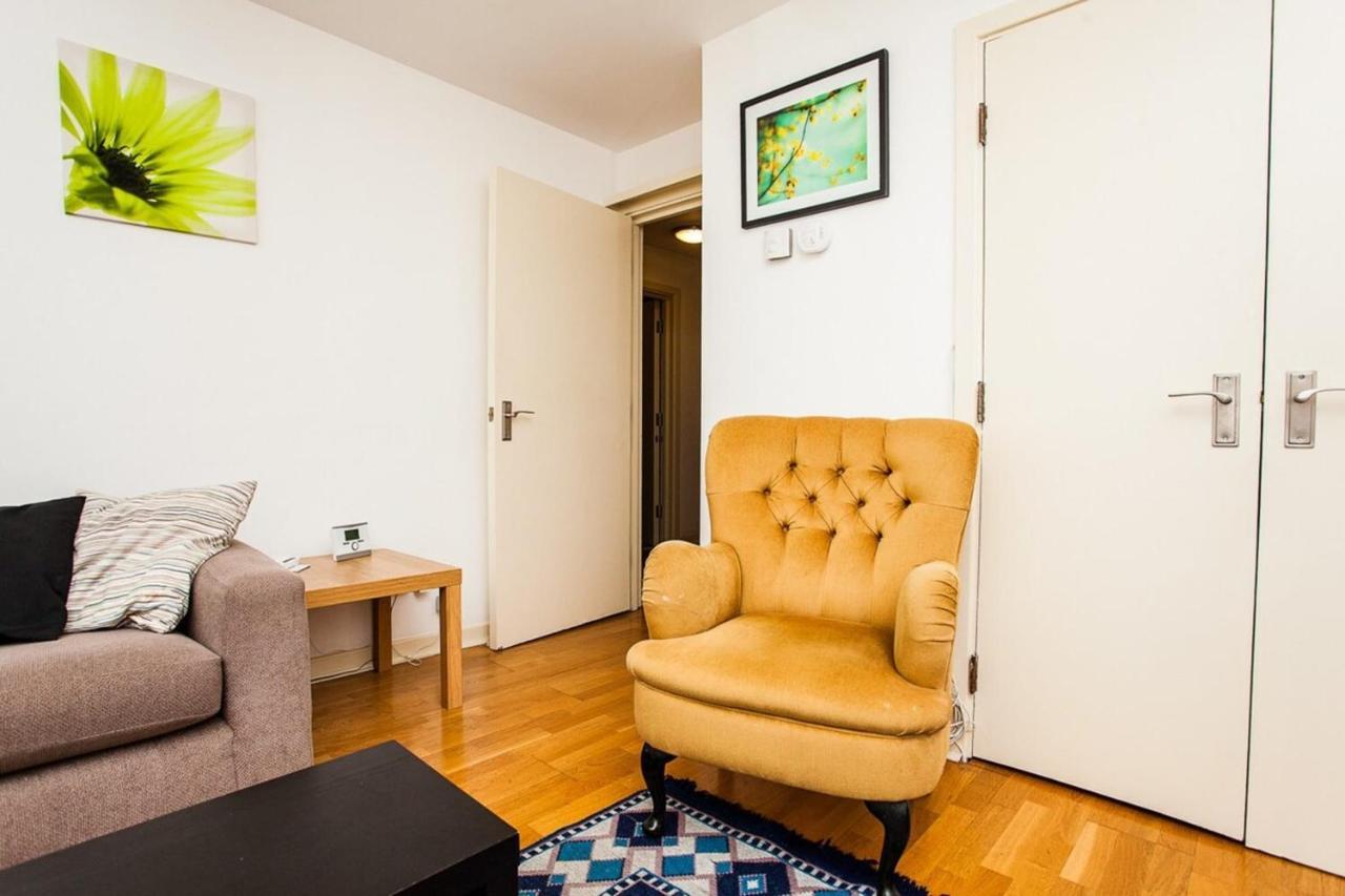 Charming Peaceful 2 Bedroom With Parking And Garden *