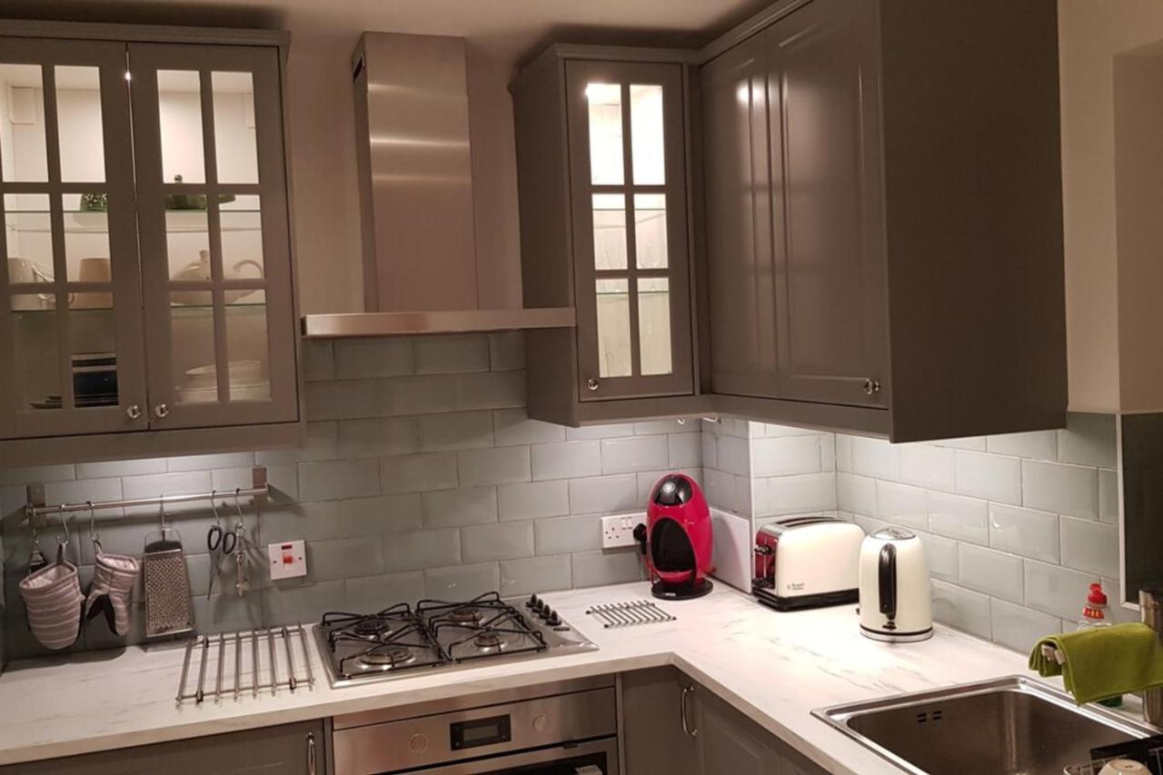 1 Bedroom On The Riverbank Near St Paul's Apartment