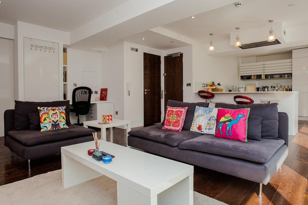 Beautiful Newly Renovated 2 Bed In Bank Leilighet