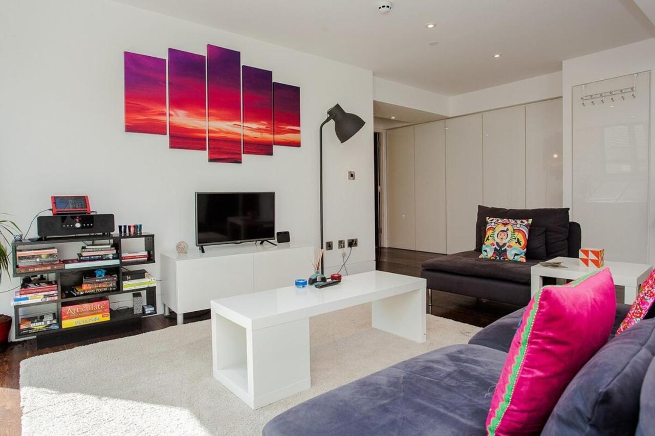 Beautiful Newly Renovated 2 Bed In Bank * Londen