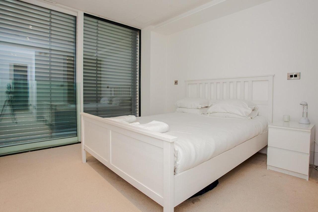Beautiful Newly Renovated 2 Bed In Bank Leilighet *