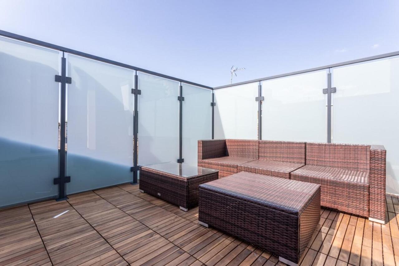 Apartment Stunning 3 Bedroom 2 Bath In Fantastic Location