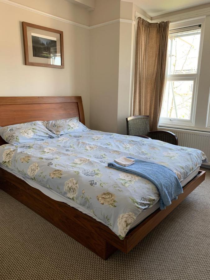 Sunny ensuite room&annex near Tottenham Stadium * London