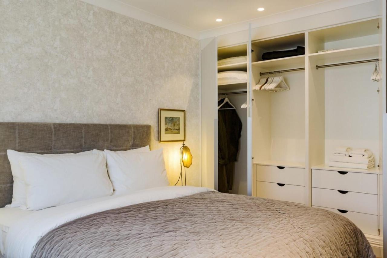 Beautiful 2 Bedroom 2 Bath Flat In South Kensington * London