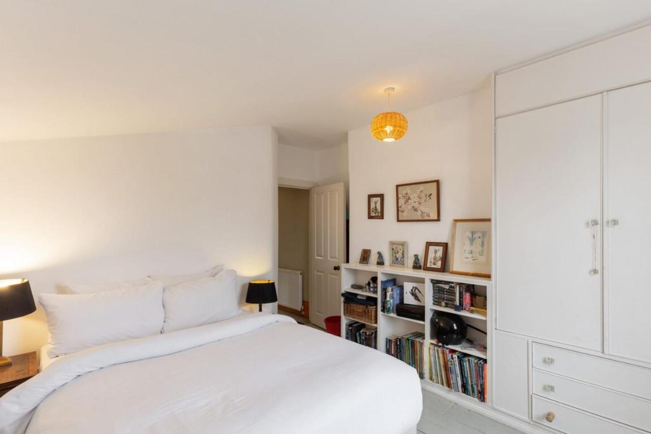 Lovely 4-bedroom House Near Portobello Apartment London