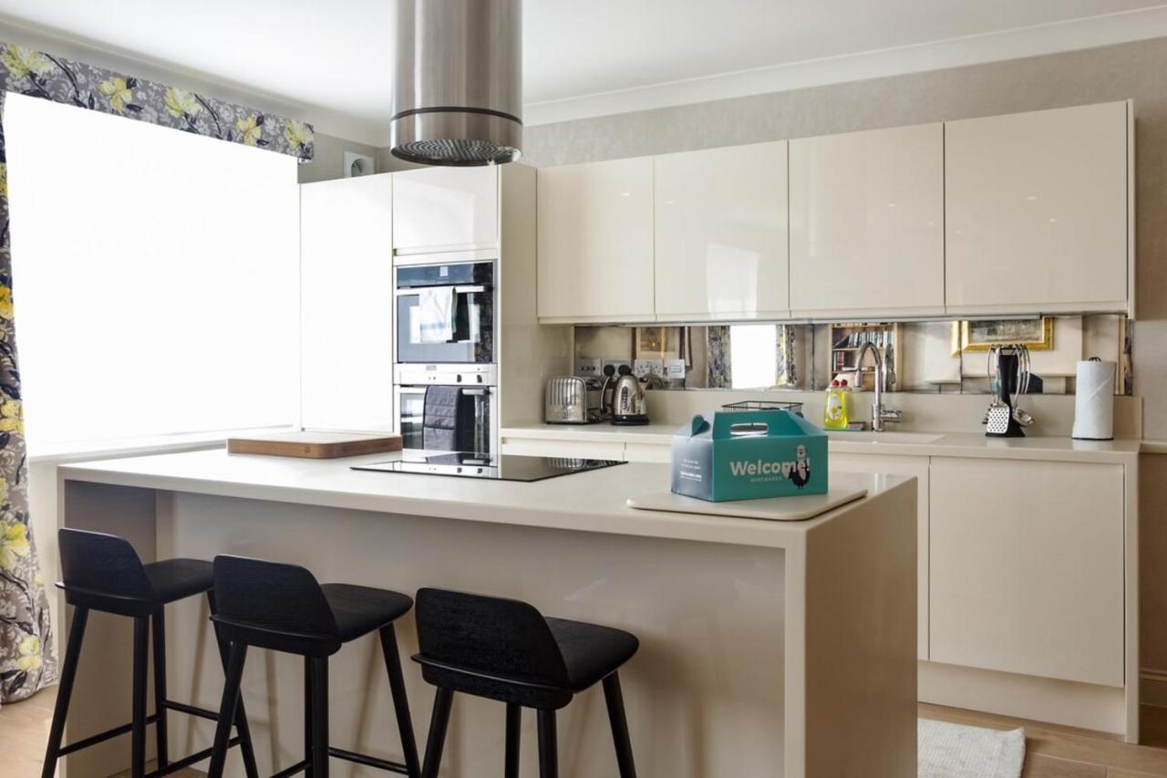 Beautiful 2 Bedroom 2 Bath Flat In South Kensington London