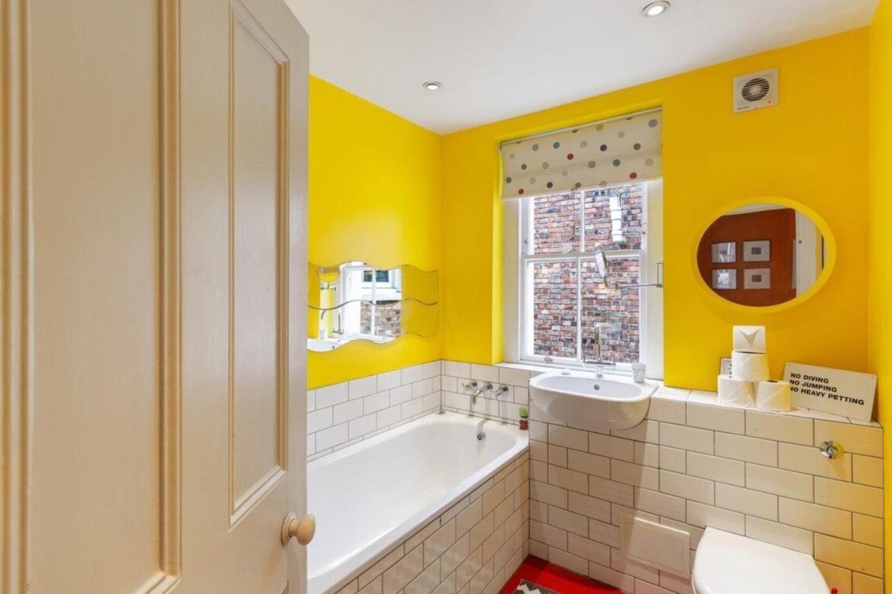Lovely 4-bedroom House Near Portobello Apartment *