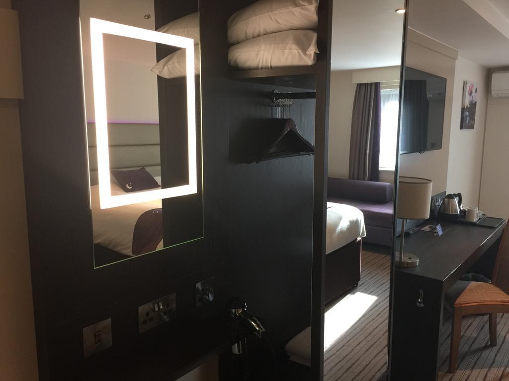 Premier Wimbledon South Hotel