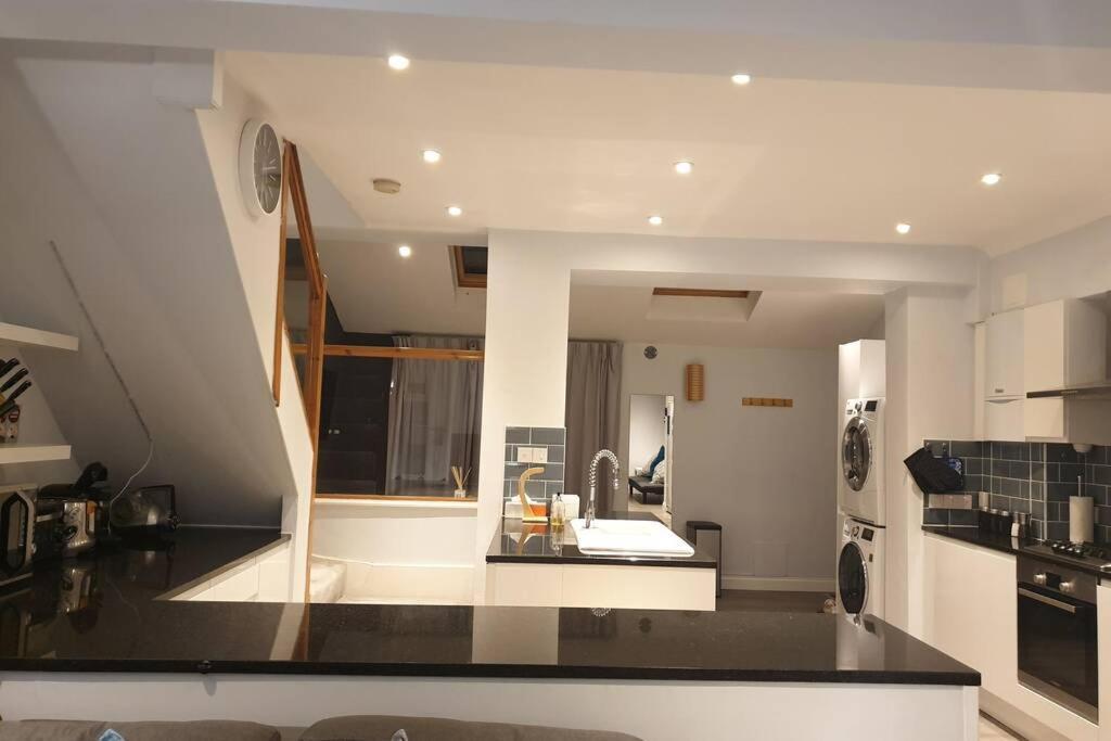 Leilighet Spacious 2 Bed In Gated Community Up To 6 Guests *