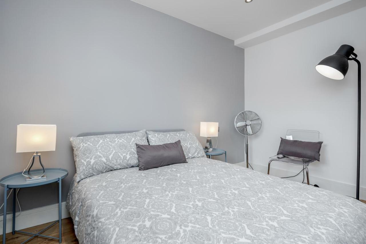 Luxury Chic Near Canary Wharf, Excel, O2 & Stratford Apartment *