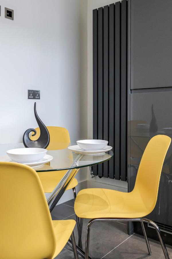 Luxury Chic Near Canary Wharf, Excel, O2 & Stratford Apartment *