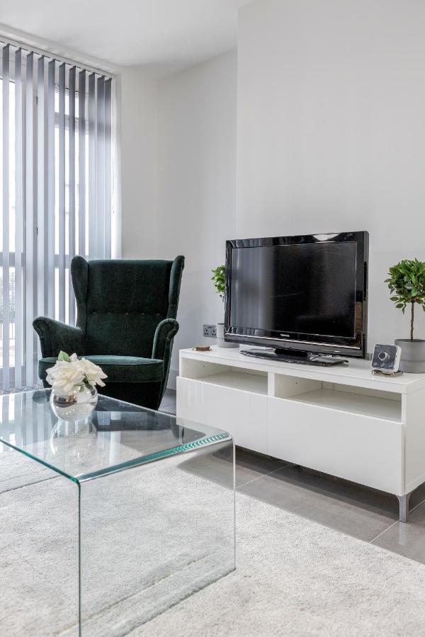 Luxury Chic Near Canary Wharf, Excel, O2 & Stratford Apartment London