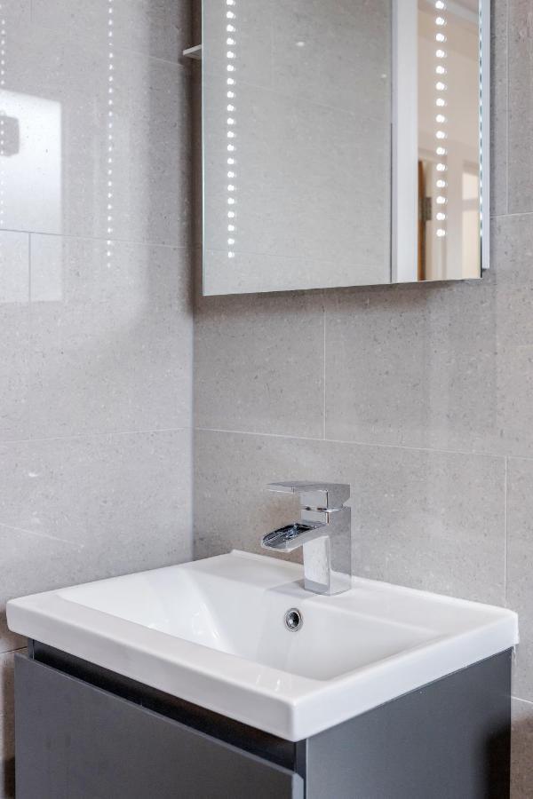 Luxury Chic Near Canary Wharf, Excel, O2 & Stratford London