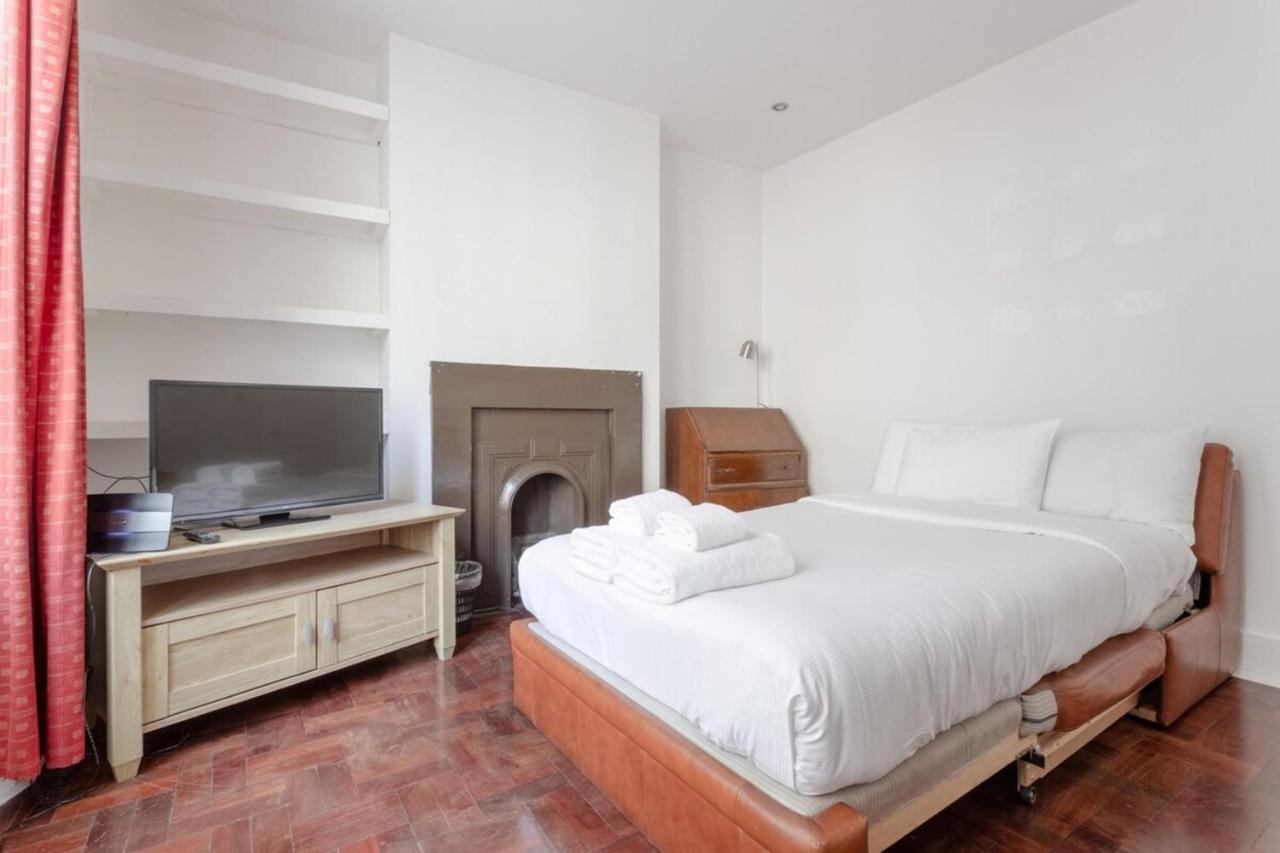 Apartment Modern 2 Bedroom Flat In