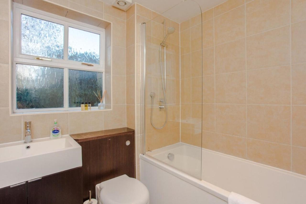 Apartment Contemporary 1bedroom Flat In Camberwell Oval London